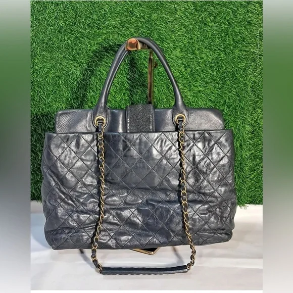 Chanel Stingray Glazed Calfskin Bindi Tote Bag - Picture 3 of 15